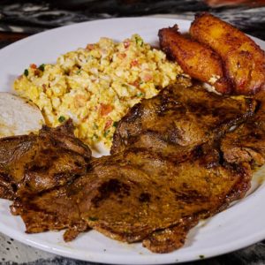Huevos Revueltos Con Carne Asada